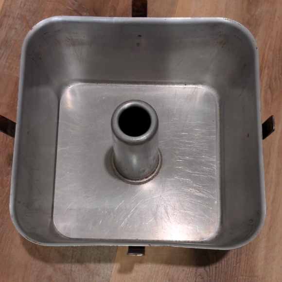 Square Aluminum Tube Cake Pan - Picture 2 of 7